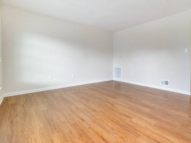 Building Photo - 422 N Armistead St