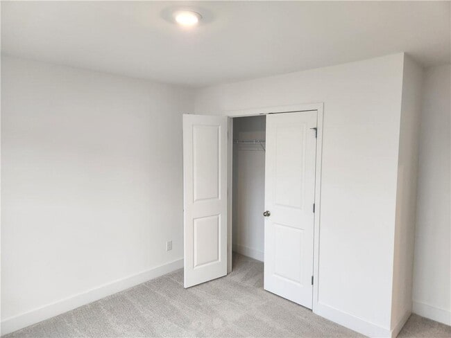 Building Photo - 301 Fraley Dr