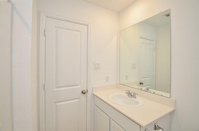 Building Photo - 27127 Breakaway Ln