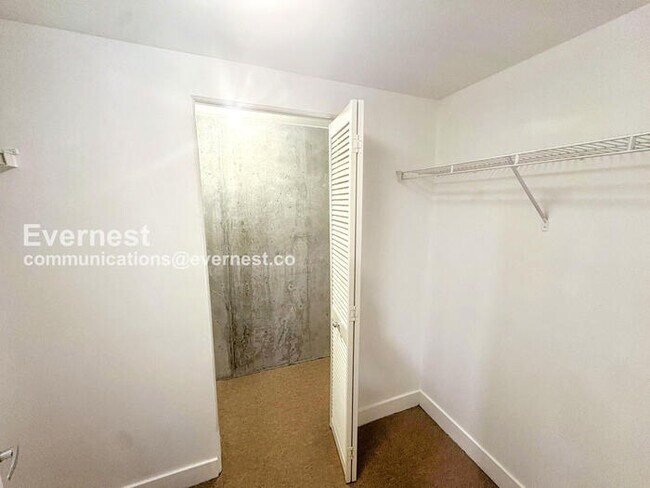 Building Photo - 2 Bed/2 Bath Condo with Underground Garage...