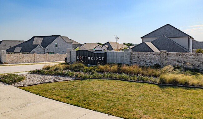 Building Photo - Experience Princeton Lifestyle