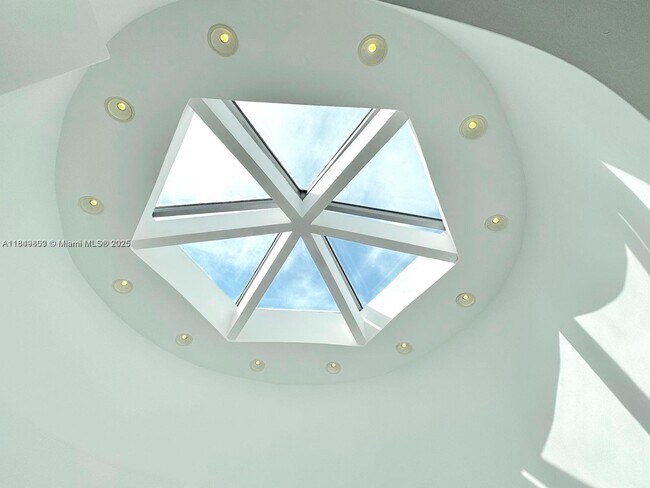 Building Photo - 3344 NE 167th St