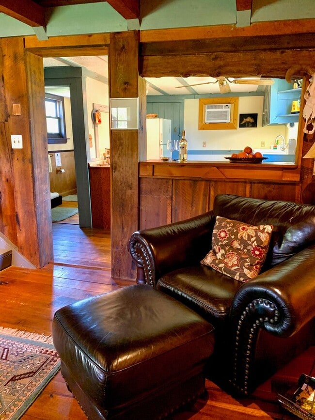 Building Photo - Writer's Retreat is a sweet rustic log cabin with 1 BR, 1 Ba located 4 miles from Lexington.