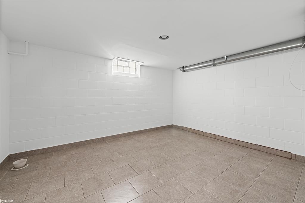 Building Photo - 46730 Romeo Plank Rd