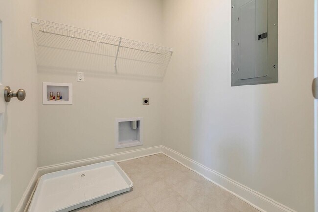 Building Photo - Welcome to your dream home in desirable Tollgate Village!