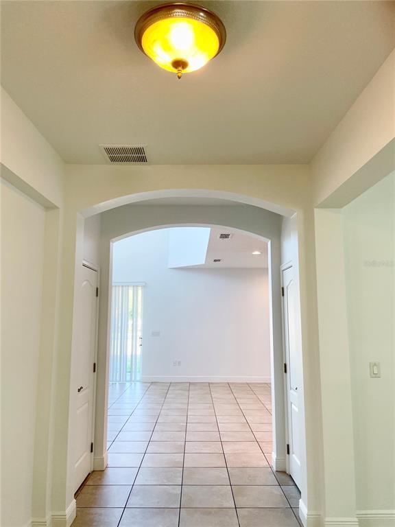 Building Photo - 7952 Hampton Lake Dr