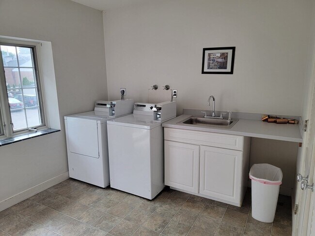 Building Photo - 80 Trapelo Rd