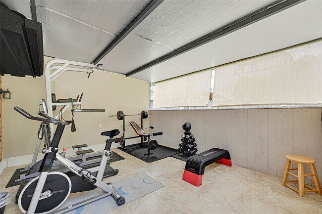 Building Photo - 1613 Wycliffe Dr