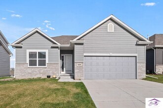 Building Photo - MUST SEE 4 BEDROOM/3 BATHROOM