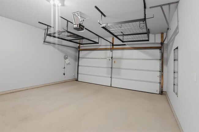 Building Photo - 909 Vogel Dr