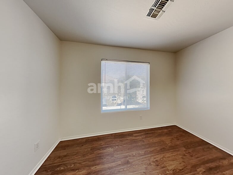 Building Photo - 2653 S 89th Dr