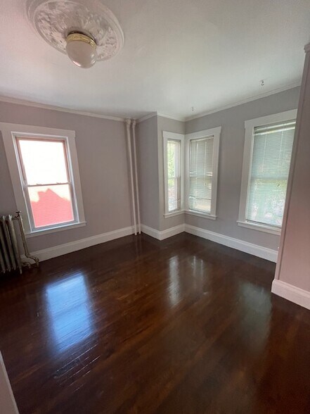 entering bdrm 1 - 162 Ashmont St