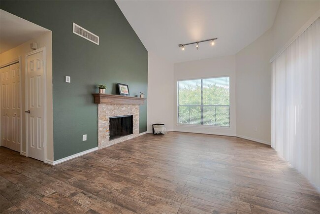 Primary Photo - 10176 Oakberry St