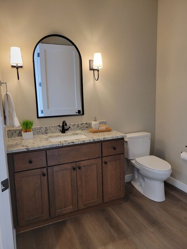 Building Photo - Executive Luxury Rentals