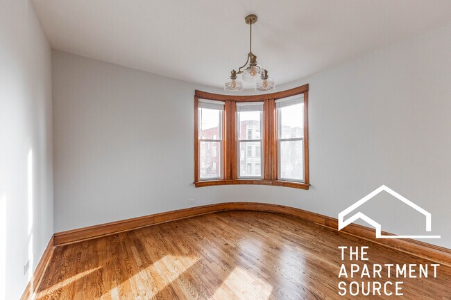 Building Photo - 2842 W Augusta Blvd