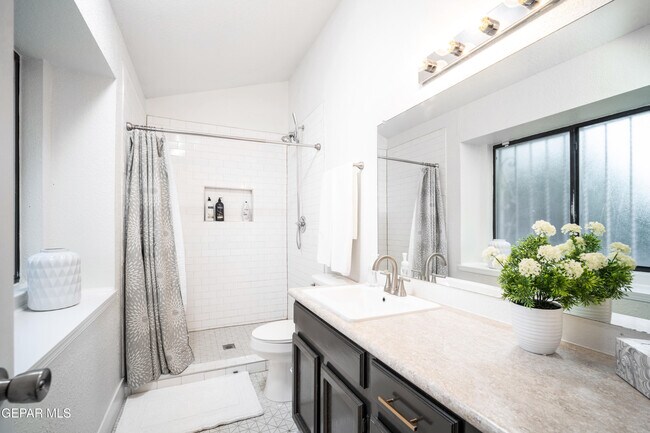 Building Photo - 588 Mogollon Cir