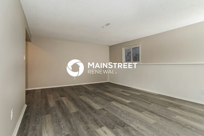 Building Photo - 2033 Queensbridge Dr
