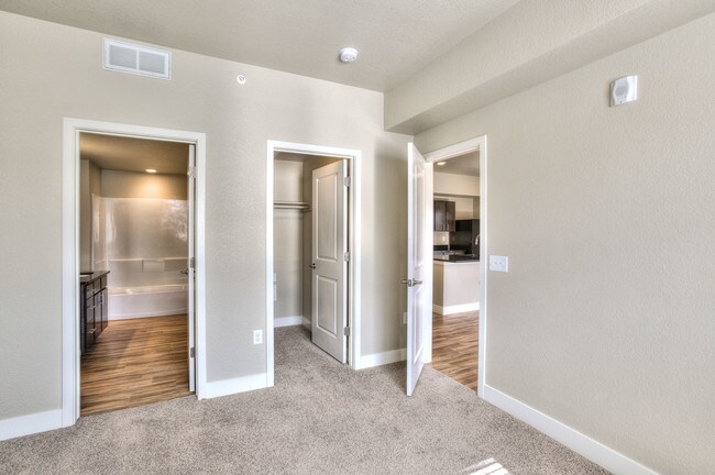 Building Photo - 303 W Prospect Rd