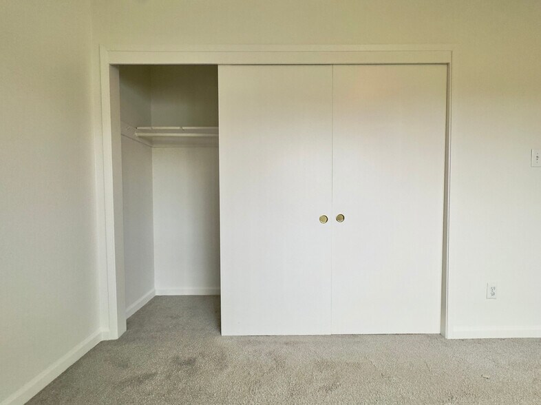 Building Photo - 6501 Raymond St