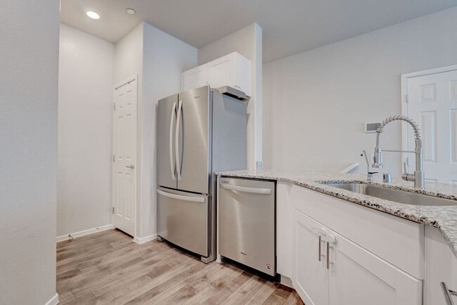 Building Photo - 4735 Ridgeley Ave