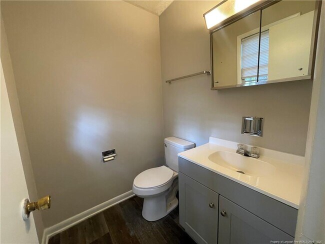 Building Photo - 323 Cadmium Ct