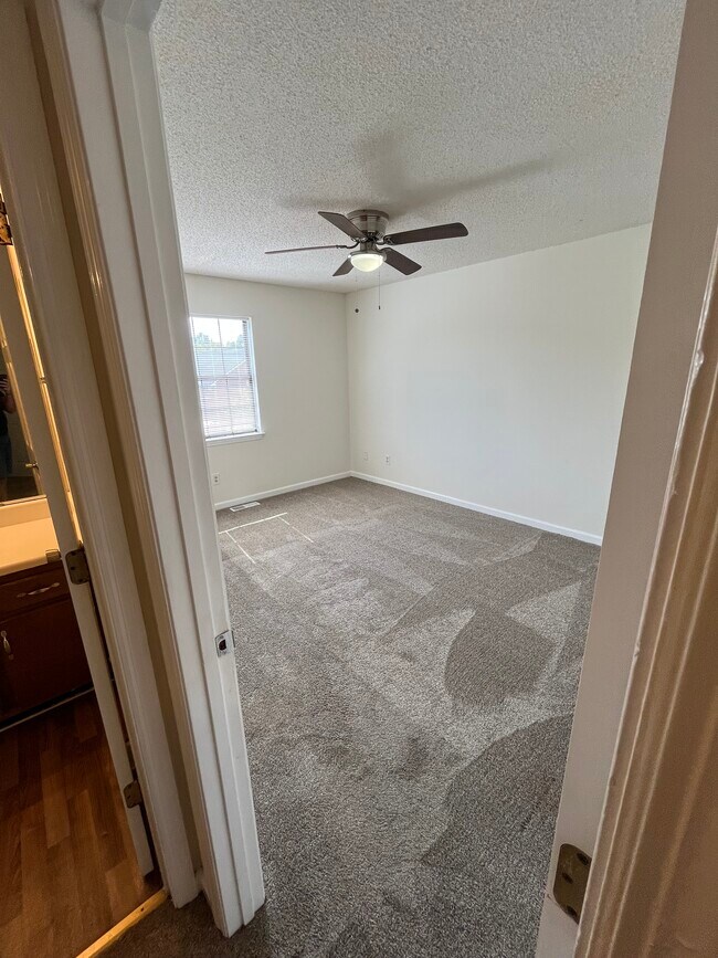 Building Photo - 1319 Stratton Place Dr