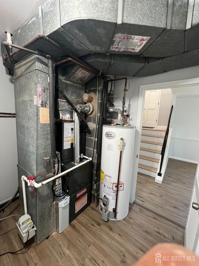 Building Photo - 9 Newman St