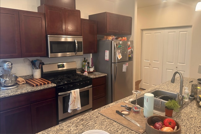 Building Photo - 3 Bedroom House in Medford!