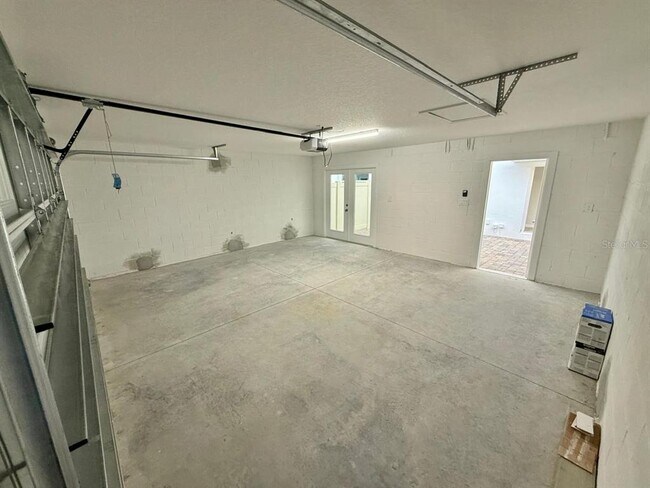 Building Photo - 15445 Bay Brg St