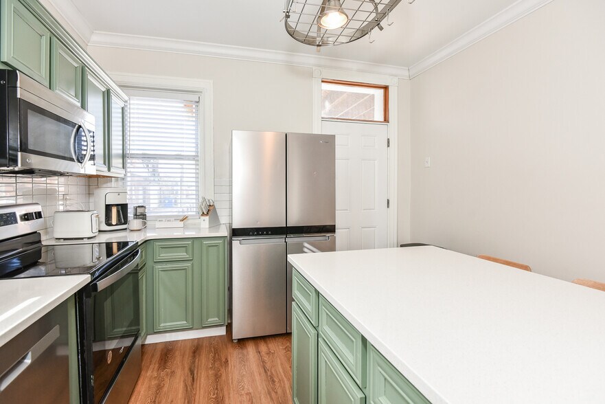 Building Photo - 2015 McNair Ave