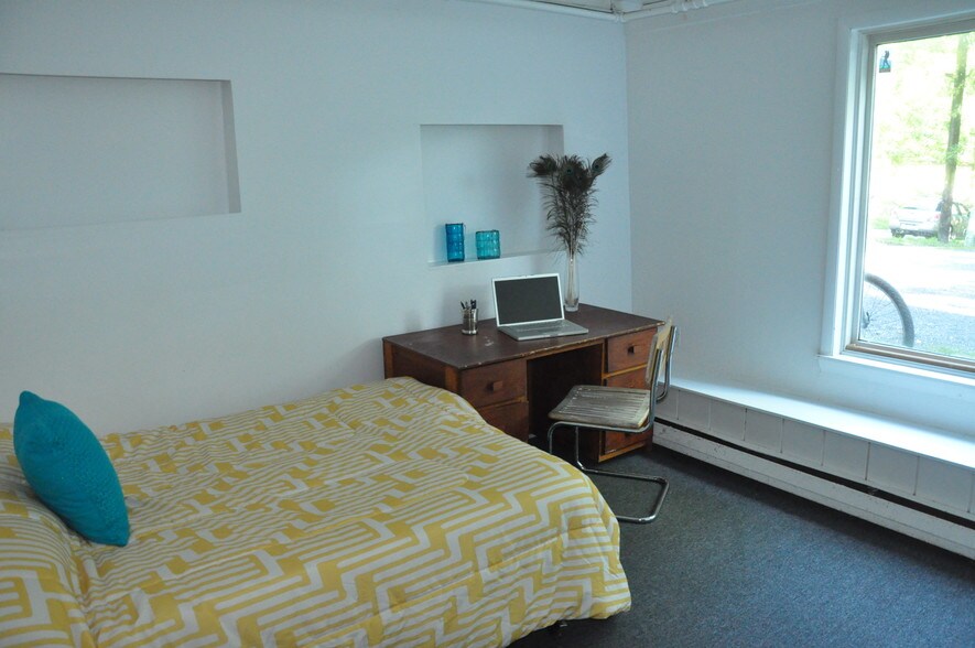 Bedroom #5 - 118 Ferris Pl