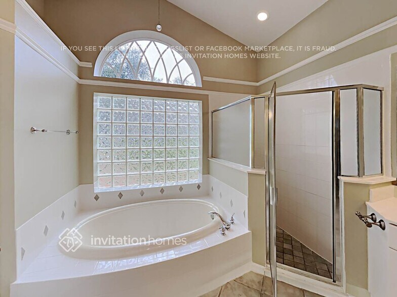 Building Photo - 8119 Belshire Dr