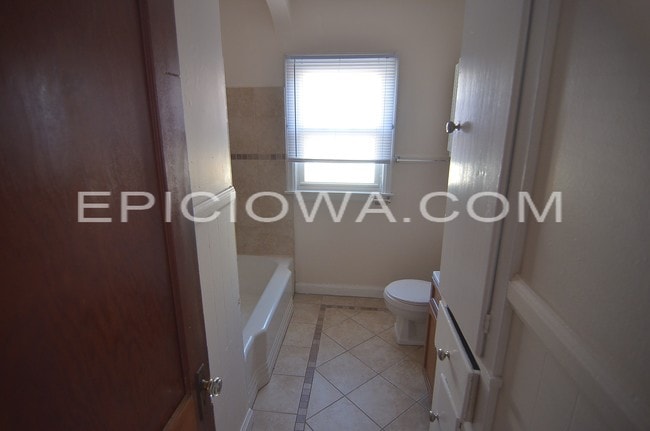 Building Photo - 1225 Oakland Rd NE