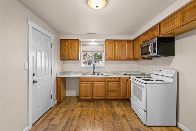 Building Photo - 106 N Buchanan Ave