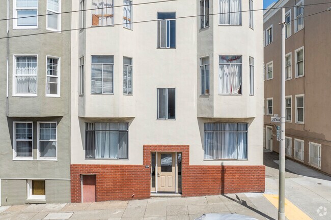 Entrance - 1274 Union St