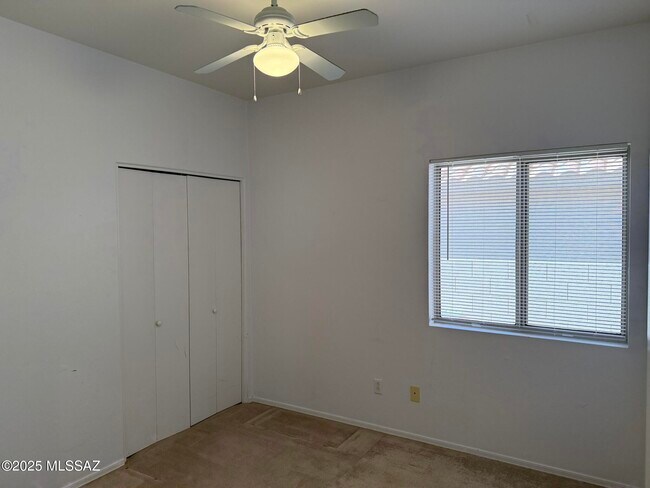 Building Photo - 12213 N Makayla Canyon Dr