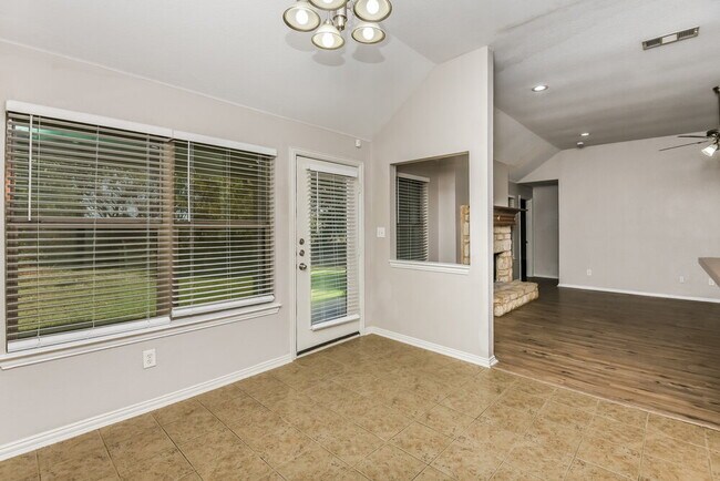 Building Photo - 1005 Red Cedar Way