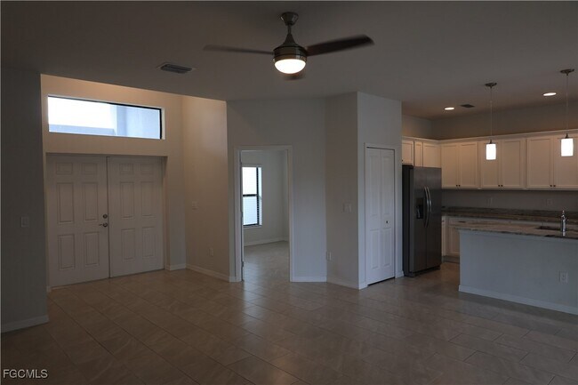 Building Photo - 703 SW 26th Terrace