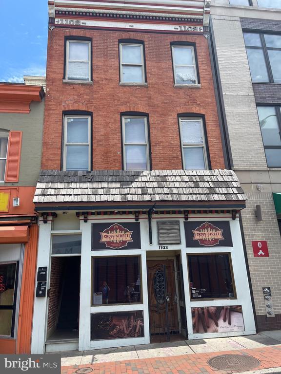 Building Photo - 1103 Light St