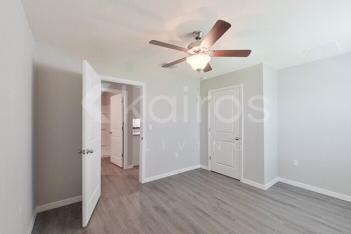 Building Photo - 8677 SW 44th Ct