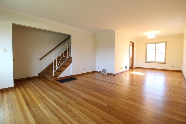 Building Photo - 2030 Harwitch Rd