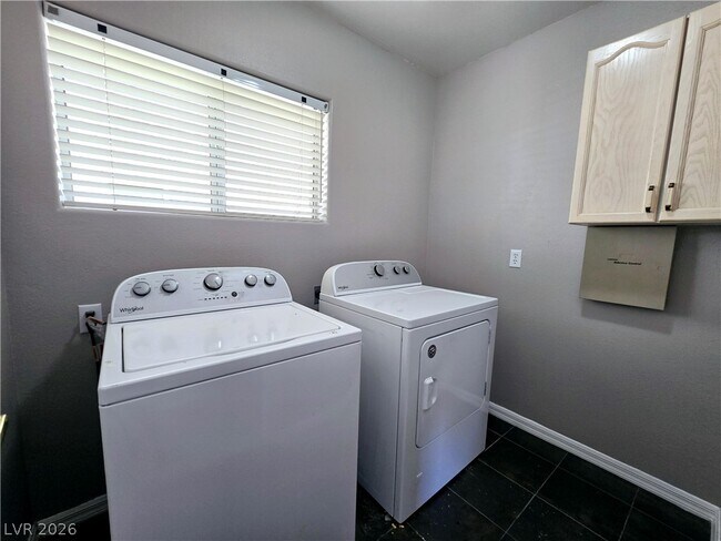 Building Photo - 3759 Funston Way