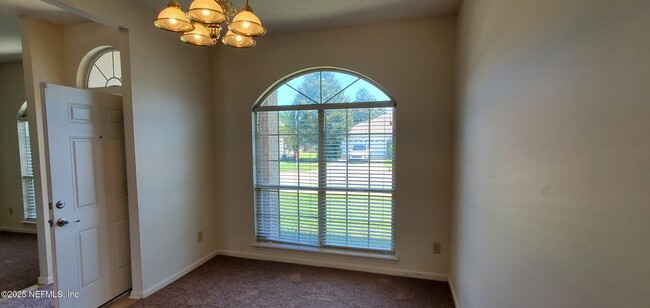 Building Photo - 2428 Cedar Trace Dr E