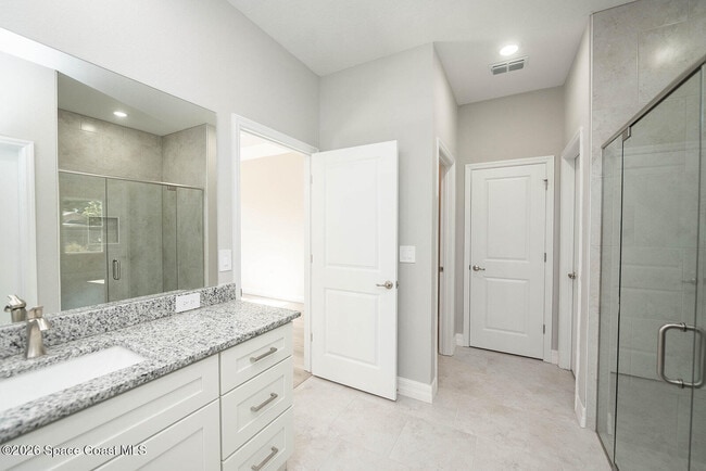 Building Photo - 1106 Homer St NW