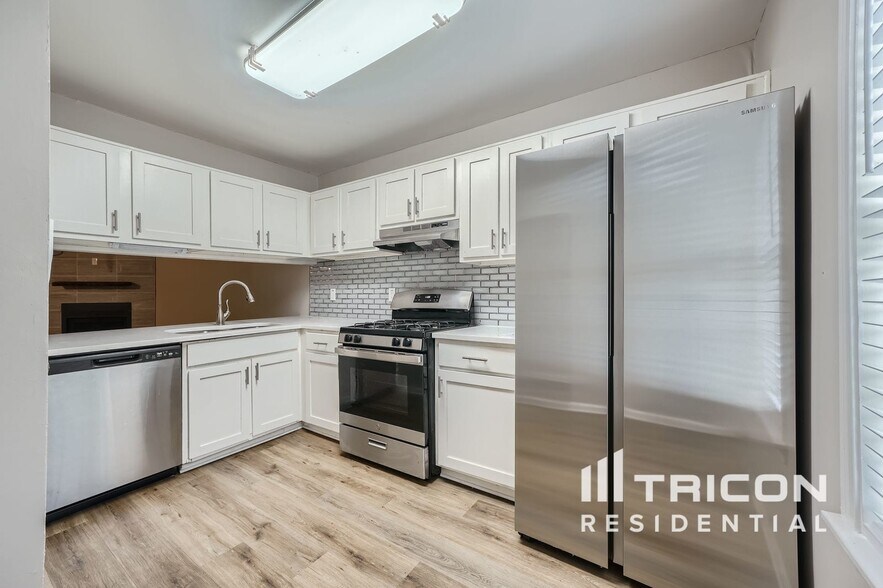 Building Photo - 409 Water Oak Way SW