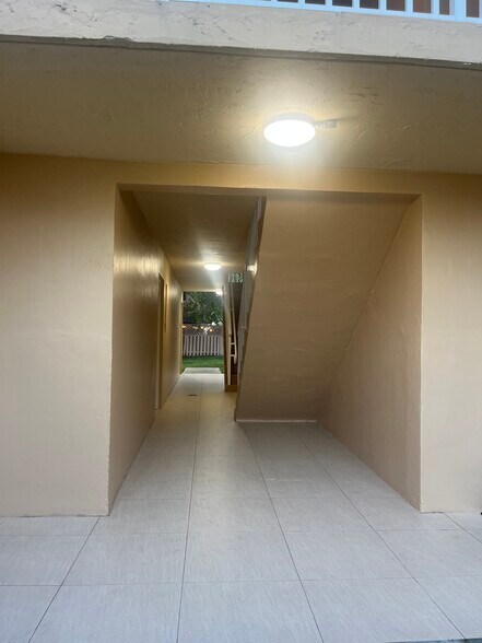 Building Photo - 4220 NW 79th Ave