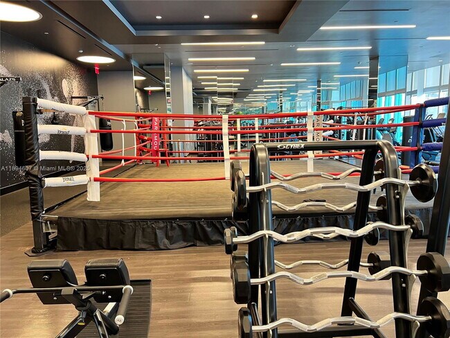 Building Photo - 851 NE 1st Ave