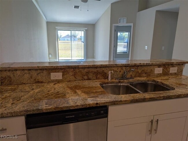 Building Photo - 2807 SW 8th Pl