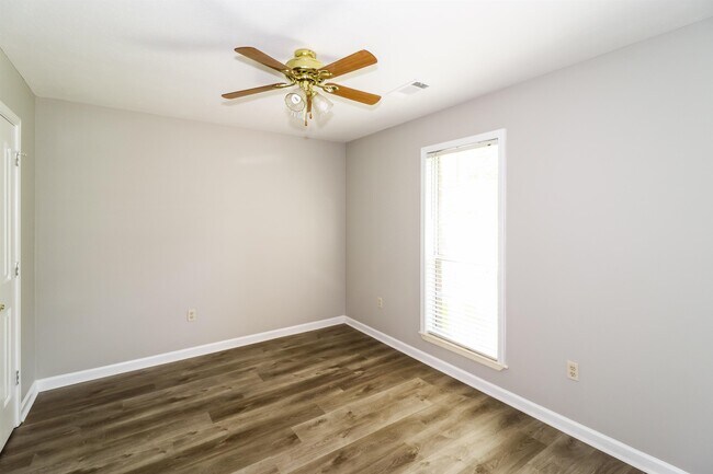 Building Photo - 498 W Tipton Lake Cir