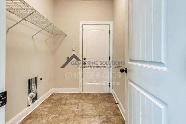 Building Photo - 1634 Earl Ct